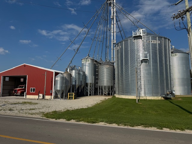 Laying hen and hog operation in Ohio