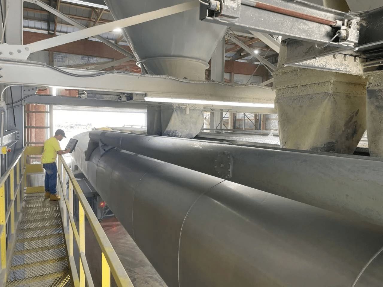 Pinicon employee running batching system